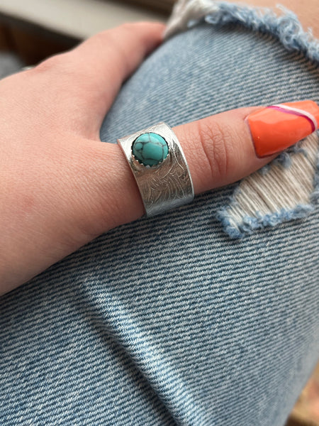 Turquoise Stone Floral Tooled Ring